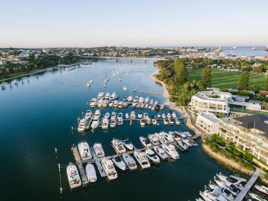 Pier 21 Riverside Apartment Hotel Fremantle Luaran gambar